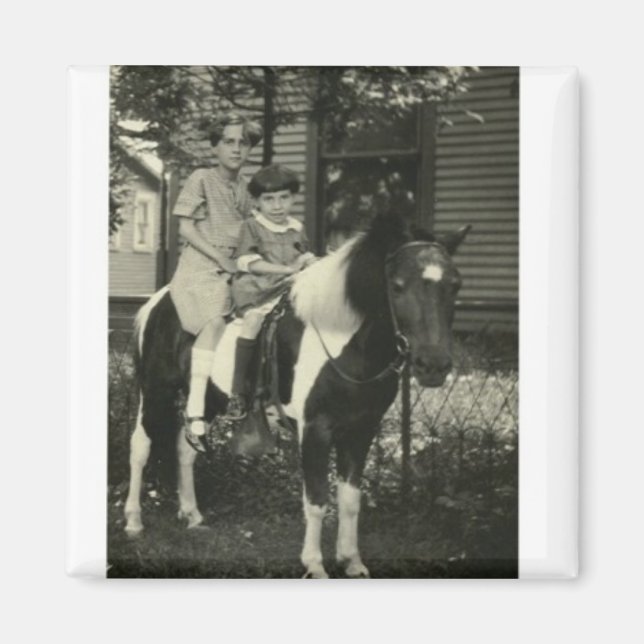 2 FLICKOR OCH HORSE MAGNET (Framsidan)