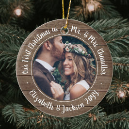 2 Foto: Mr. & Mrs. 1:a julen Rustic Faux Wood Julgransprydnad Keramik