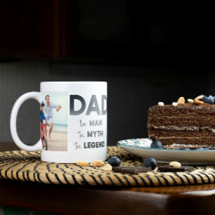 2 Foto PAPPA Man Myth Legend Modern Typografi Kaffemugg