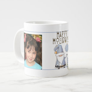 2 foton med Cute Santa Gnome Jumbo Mugg