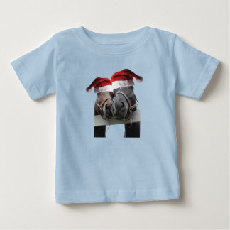2 Hästar med Jultomten Hatt för jul T Shirt