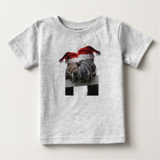 2 Hästar med Jultomten Hatt för jul T Shirt