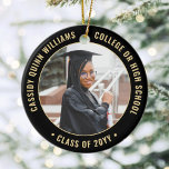 2 Photo Studenten Class Year & School Black Guld Julgransprydnad Keramik<br><div class="desc">Minneshögtidlighålla student prestation med en elegant svart och guld anpassningsbar två foto runt studenten julprydnad. Bilder och all text är enkla att anpassa och kan vara olika framtill och bakåt. (IMAGE & TEXT DESIGN TIPS: 1) Lägg till blanksteg i början eller slutet om du vill justera skrivläget. 2) Om du...</div>