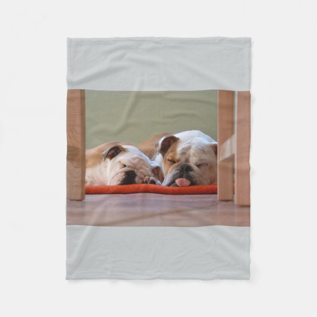 2 sova bulldogs.png fleecefilt (Framsidan)