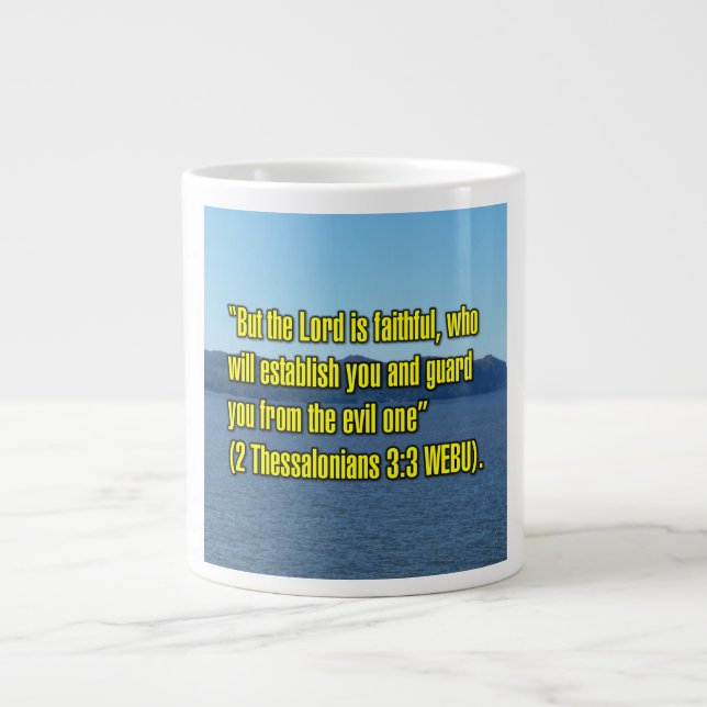 2 Thessalonians 3:3 WEBU Mug Jumbo Mugg (Framsidan)