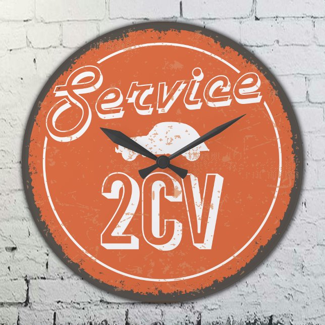 2CV Service Vintage Stor Klocka (2CV Clock in Orange with a White Vintage Text and Deux Chevaux Illustration)