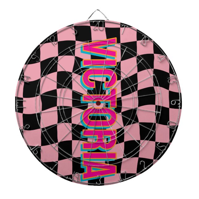 2D Retro Färgglad Bokstavsnamn Rosa Svart Darttavla (Framsidan)