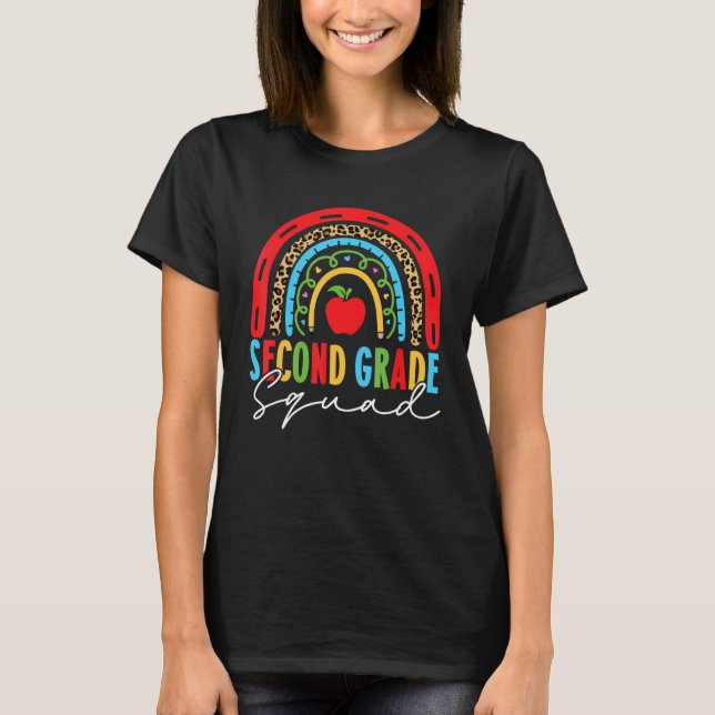 2nd Grade Squad Back To School Rainbow Teachers T Shirt (Framsida)