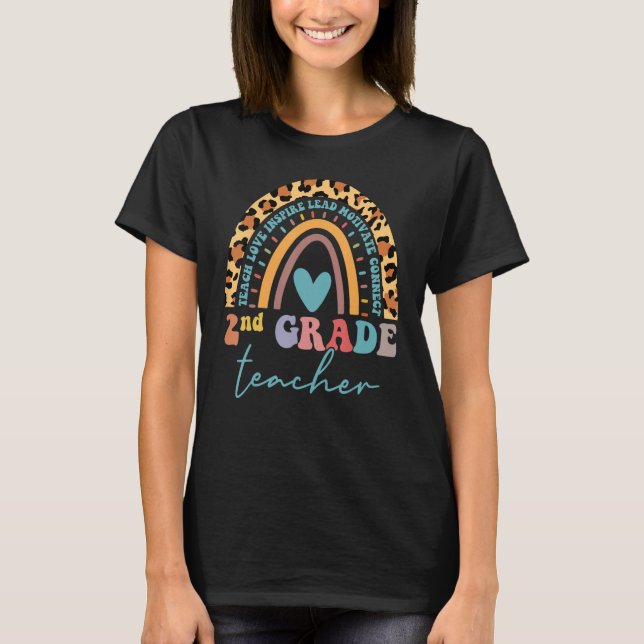 2nd Grade Teacher Leopard Rainbow Second Grd Back  T Shirt (Framsida)