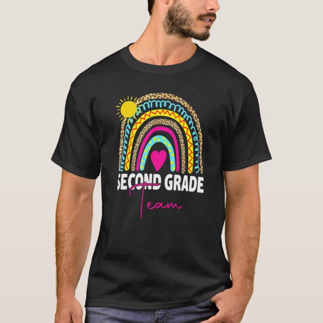 2nd Grade Teacher Rainbow Back To School Hello Sec T Shirt (Framsida)
