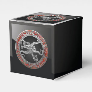 [300] Helig Silver Octopus i defensiv post Presentaskar