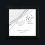 30:e årsdagen för Pearl Bröllop Smyckeskrin<br><div class="desc">🥇 EN ORIGINAL COPYRIGHT ART DESIGN AV Donna Siegrist, ENDAST TILLGÄNGLIG PÅ ZAZZLE! 30:e årsdagen för vitboken Bröllop, design som gör att du kan anpassa redot för presenter. Underbar för en årsdag eller bröllop genom att helt enkelt ändra ordalydelsen. NOTE: FÖRÄNDRA ENDAST MALLAREALERNA SOM BEHÖVS! 😀 Vid behov kan du...</div>
