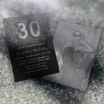 30:e Silver & Black Glitter-Födelsedagsfesten Inbjudningar<br><div class="desc">Fira din milstolpe med den här lysande inbjudan från 30års födelsedag! Med ett slående faux-silver-ballongnummer som ställs mot en skakande bakgrund i silver glitter utstrålar den elegans och roligt. Den svarta bakgrunden förbättrar gnistran, medan vit och silver redigerbar typografi tillför en aning sofistikering. Perfekten för att meddela din speciella dag...</div>