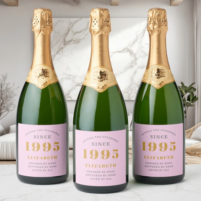 30års födelsedag Born 1995 Lägg till Namn Rosa Grå (Pink custom 30th birthday sparkling wine labels on 3 bottles.)