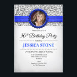 30års födelsedag Photo - Silver White Royal Blue Inbjudningar<br><div class="desc">Inbjudan till 30års födelsedag med Eleganten Foto med faux glitter silver,  vit och en nypa royal blå. Perfekt för en kvinnas trettionde födelsedagsfest. Den kan anpassas för vilken ålder som helst!</div>
