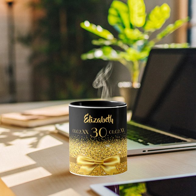 30års födelsedag svart guld namn elegant mugg (Skapare uppladdad)