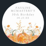 30th Birthday Pumpkin Wildflower Custom Favor Runt Klistermärke<br><div class="desc">Pumpor är inkapslade i delikat guldfärgad gult och orange vilda blommor för att skapa en elegant estetisk. Hela texten är redigerbar så att du enkelt kan tränga in i ditt eget speciella humör.</div>