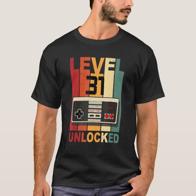 31a för olåst skjortspel på nivå 31 - födelsedag t shirt (Framsida)