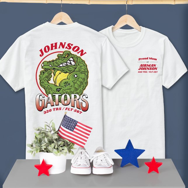 320 Gators Luft Force BMT Studenten LIGHT Färg T Shirt (Custom 320 TRS Gators Mascot US Air Force Basic Training Graduation tees in white, proud mom & dad)