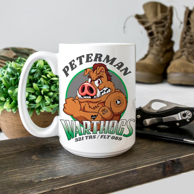 321 Warthogs Luft Force BMT Studenten Anpassningsb Kaffemugg (321 TRS Warthogs Air Force Basic Military Training Graduation gift Airman graduate proud mom or dad)