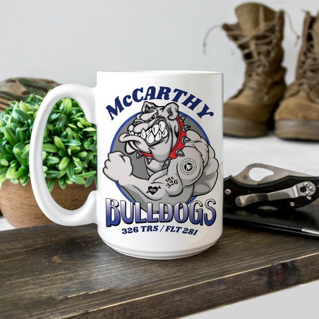 326 Bulldog Luft Force BMT Studenten Anpassningsba Kaffemugg (326 TRS Bulldogs Air Force Basic Military Training Graduation gift Airman graduate proud mom or dad)