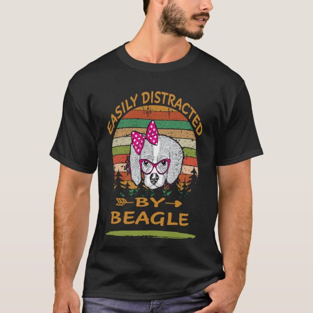 32 Lätt Distraherad Av Beagle T Shirt (Framsida)