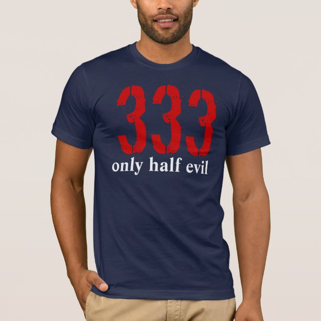 333, endast hälften ont t shirt (Framsida)