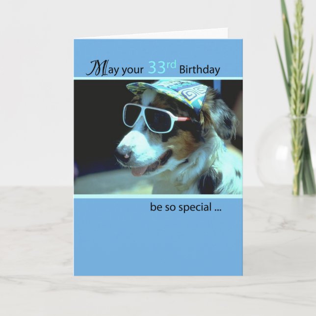 33:e födelsedagstidningen Hund in Funny Sunglass Kort (Framsida)
