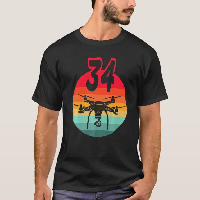 34-årsdag Jag Retro fjärrkontrollerade drönare med T Shirt (Framsida)