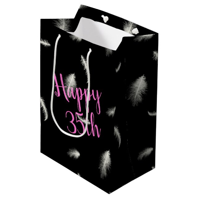 35e Birthday Feathers Medium Gift Bag (Framsidan Vinklad)