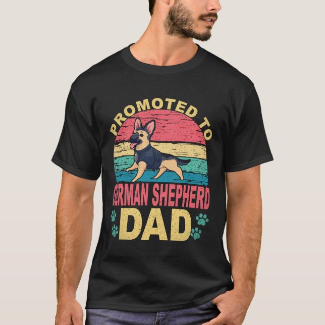 36 Uppflyttad till tysk shepherdpappa tysk shepher T Shirt (Framsida)