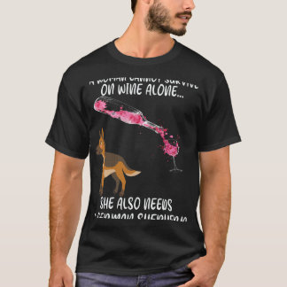 37 En kvinna kan inte överleva på vin ensam hon be T Shirt