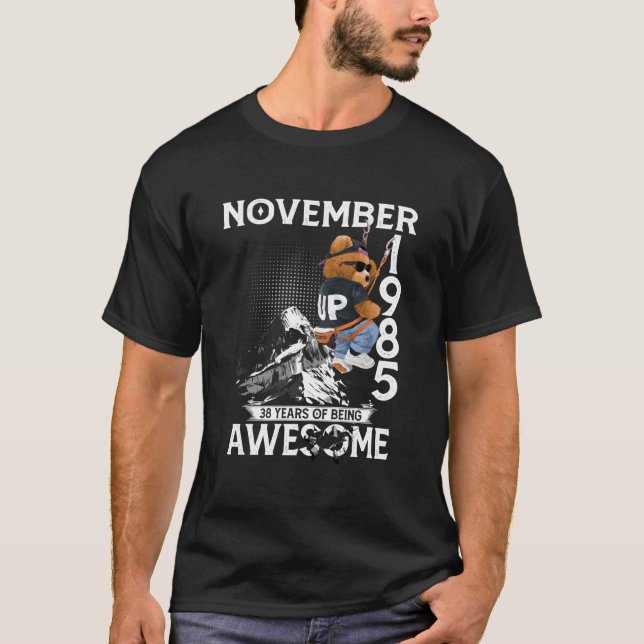 38Th November 1985 38 S T Shirt (Framsida)