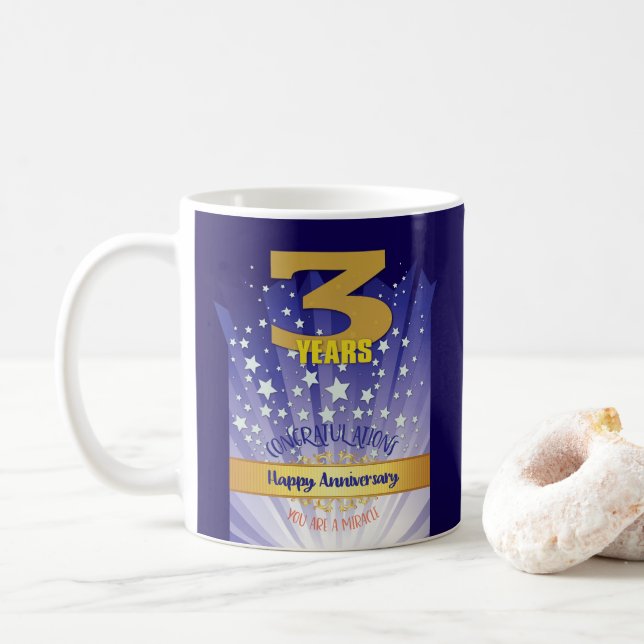 3-årsjubileum för anpassad återhämtning, fet numer kaffemugg (Med munk)