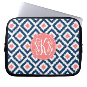 3-bokstavsmonogram korall och blå ikat-mönster laptop fodral