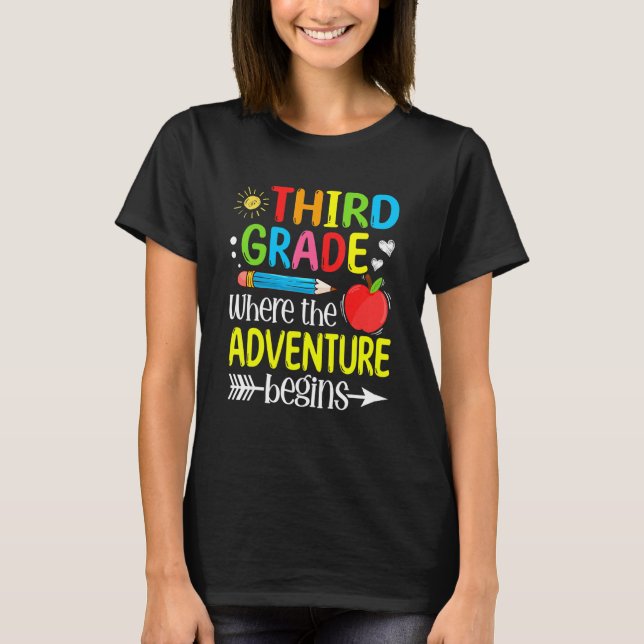 3:e klass där äventyret börjar tredje elev t shirt (Framsida)