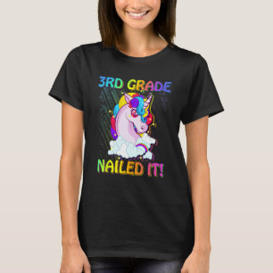 3:e klass Nailed It Söt Enhörning T Shirt