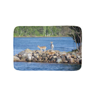 3 getter på klippor badmatta badrumsmatta