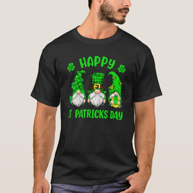 3 Gnomes Holding Shamrock Leopard Play St Patrick T Shirt (Framsida)