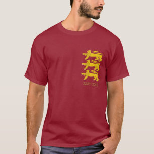 3 guld- lejon på Burgundy T-shirt