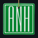 3 Initialer Monogram | Grönt och vit Julgransprydnad Keramik<br><div class="desc">Anpassa med initialerna.</div>