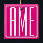 3 Initialer Monogram | Vit på Shock rosa Julgransprydnad Keramik<br><div class="desc">Coola och modern.</div>