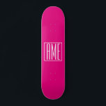 3 Initialer Monogram | Vit på Shock rosa Mini Skateboard Bräda 18,5 Cm<br><div class="desc">Coola och modern.</div>