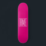 3 Initialer Monogram | Vit på Shock rosa Mini Skateboard Bräda 18,5 Cm<br><div class="desc">Coola och modern.</div>