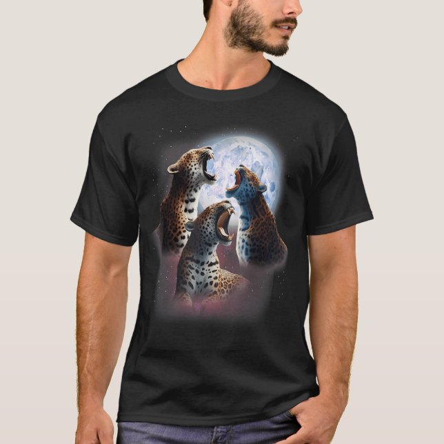 3 Leoparder Ylar Mot Månen Rolig Leopard T Shirt (Framsida)