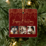 3 Photo Collage Rustic Garland Ljus Ceramic Julgransprydnad Keramik<br><div class="desc">"Lycklig jul" i vackra faux guld-skript på en röd bakgrund. Ersätt foton med 3 av dina favoritfoton.  Guld faux-strängen ljus/lyktor som hänger nedåt.  Byt år och vilket vackert prydnadsämne. Elegant.  Så enkel,  men ändå chic.</div>
