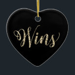 *~* 3 vinner Scotty Guld Glitter Heart Kärlek Orna Julgransprydnad Keramik<br><div class="desc">Den här säsongen ska vi fokusera på "Kärlek". Varför inte fokusera på kärlek hela året? Kärlek är universellt och är inte knutet till en viss religion. Använda den här glatt hjärtformade prydnaden när och var du än väljer. Njut av ditt svarta och glittrande guld-prydnadsämne designat för dig med bra vibes...</div>
