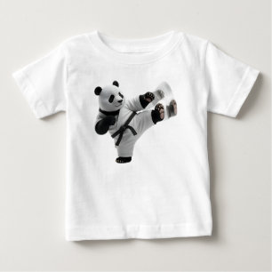 3D-Panda som utför dynamisk karatespark T Shirt