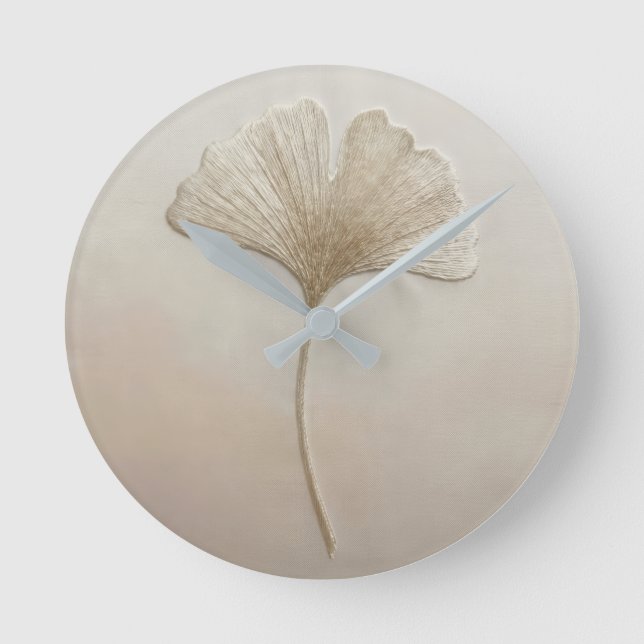 3D Texturerad Broderi Ginkgo-blad Beige Kräm Rund Klocka (Framsida)
