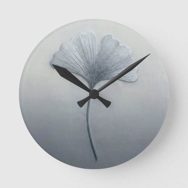 ⁠3D Texturerad Broderi Ginkgo-blad Blågrått⁠ Rund Klocka (Framsida)